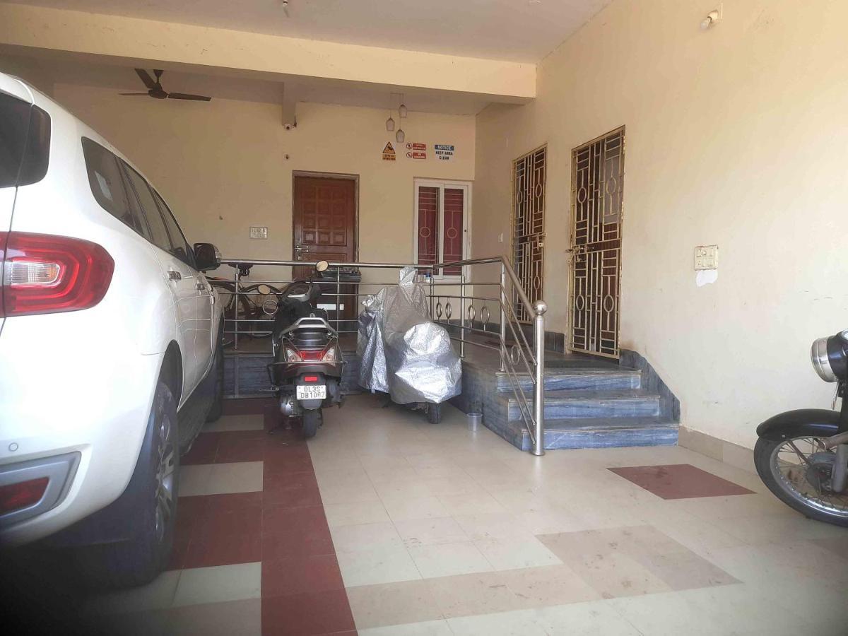Sublime Homestay บูบันเนสชวาร์ ภายนอก รูปภาพ
